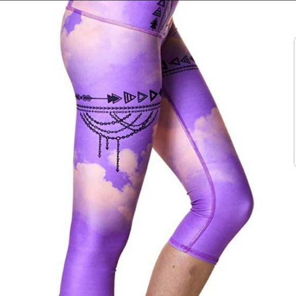 teeki Pants - Rare Teeki Cloud Capri Leggings M